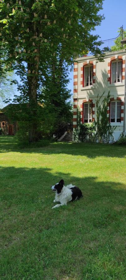 Les D'hotes Du Domaine De Lugazaut Bed and breakfast